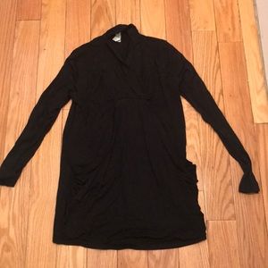 Long sleeve maternity top with pockets
